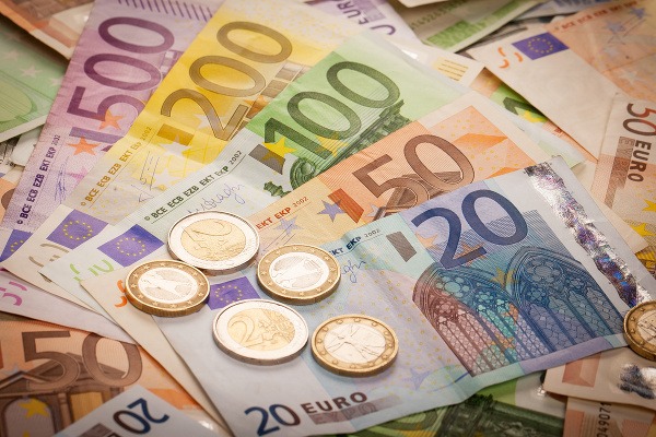 peniaze-euro-eura