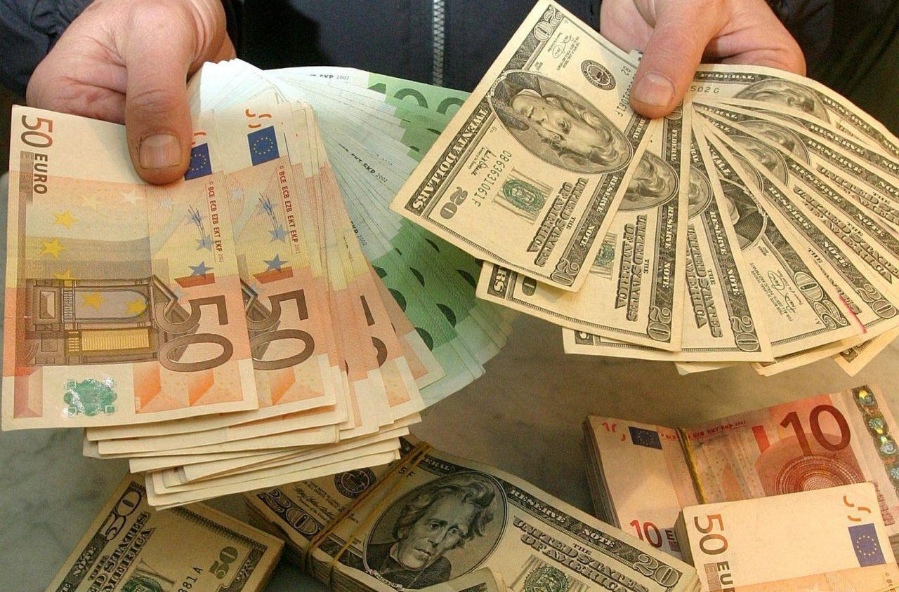 Стоит ли покупать евро и доллары сейчас