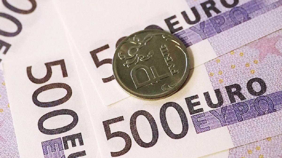 рост евро по отношению к рублю